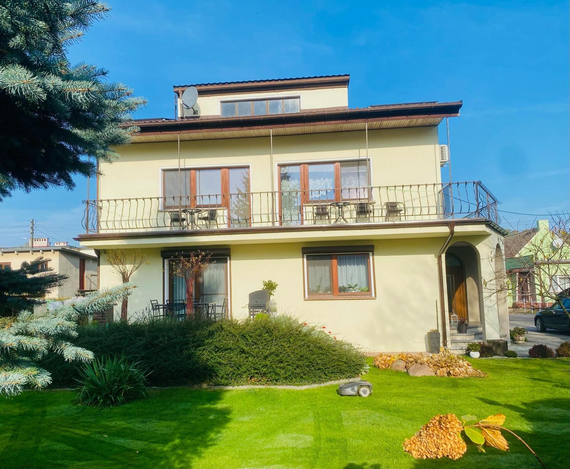 Pokoje Goscinne Anna Milicz Exterior photo
